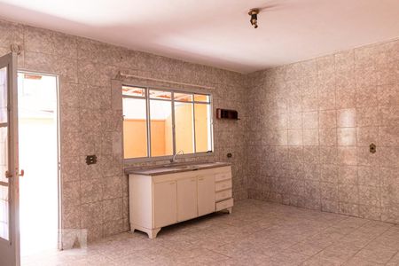 Cozinha de casa para alugar com 1 quarto, 16m² em Jardim Mimar, São Paulo
