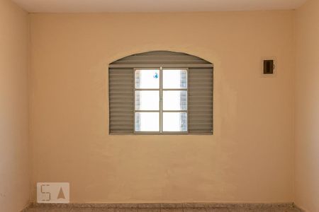 Quarto de casa para alugar com 1 quarto, 16m² em Jardim Mimar, São Paulo