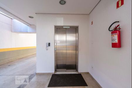 Apartamento à venda com 70m², 2 quartos e 2 vagas Apartamento à venda com 70m², 2 quartos e 2 vagasElevador