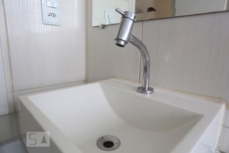 Casa para alugar com 130m², 4 quartos e 2 vagasBanheiro - Torneira