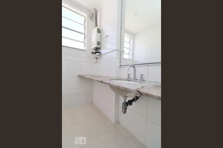 Banheiro Suite. de apartamento para alugar com 3 quartos, 120m² em Copacabana, Rio de Janeiro