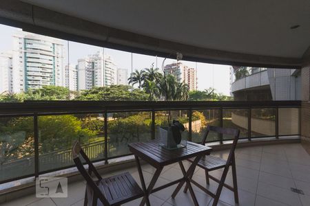 Varanda de apartamento para alugar com 3 quartos, 154m² em Barra da Tijuca, Rio de Janeiro