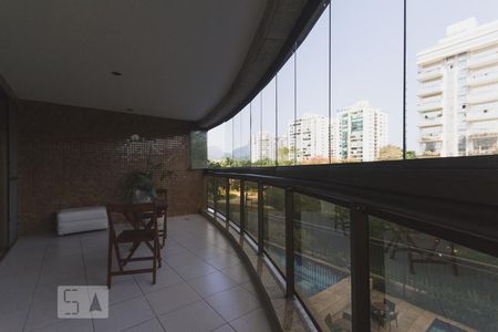 Varanda de apartamento para alugar com 3 quartos, 154m² em Barra da Tijuca, Rio de Janeiro