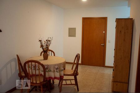 Sala de apartamento para alugar com 1 quarto, 45m² em Centro Histórico, Porto Alegre
