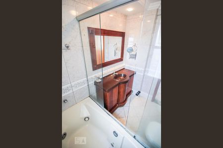 Banheiro da Suíte 1 de apartamento para alugar com 4 quartos, 200m² em St. Bueno, Goiânia