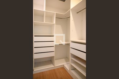 Casa para alugar com 110m², 2 quartos e sem vaga Casa para alugar com 110m², 2 quartos e sem vagaCloset da suíte