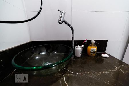 Casa à venda com 300m², 2 quartos e 2 vagasLavabo