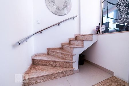 Escadas Sala 2 de casa à venda com 2 quartos, 300m² em Vila Maria Alta, São Paulo