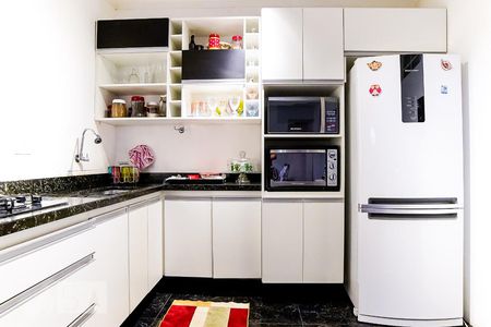 Casa à venda com 300m², 2 quartos e 2 vagasCozinha