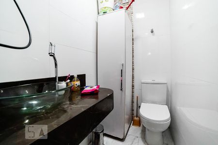 Casa à venda com 300m², 2 quartos e 2 vagasLavabo