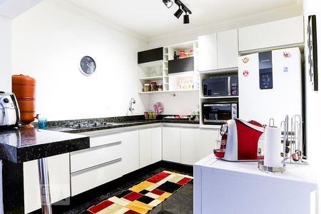 Casa à venda com 300m², 2 quartos e 2 vagasCozinha