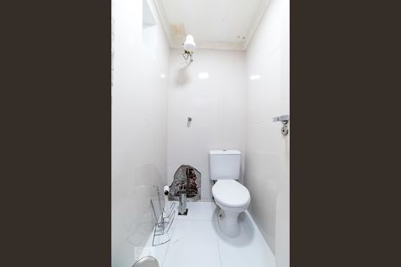 Casa à venda com 300m², 2 quartos e 2 vagasBanheiro Suíte 2