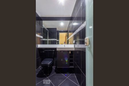 Banheiro de apartamento para alugar com 2 quartos, 52m² em Vila Nova Teresa, São Paulo