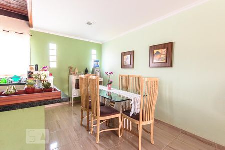 Sala de casa de condomínio para alugar com 3 quartos, 427m² em Chácara Santa Margarida, Campinas