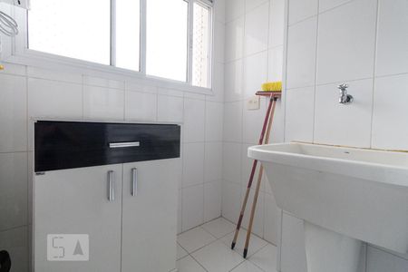 Apartamento para alugar com 74m², 3 quartos e 2 vagas Apartamento para alugar com 74m², 3 quartos e 2 vagasÁrea de serviço