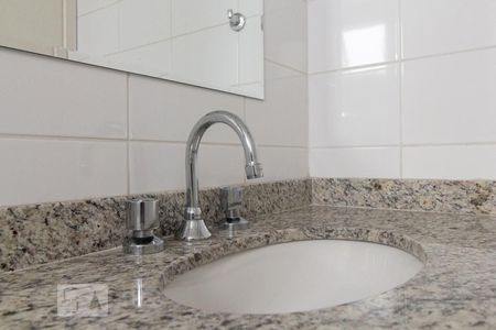 Apartamento para alugar com 74m², 3 quartos e 2 vagas Apartamento para alugar com 74m², 3 quartos e 2 vagasBanheiro social