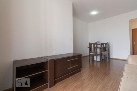 Sala de apartamento para alugar com 3 quartos, 74m² em Vila Regente Feijó, São Paulo
