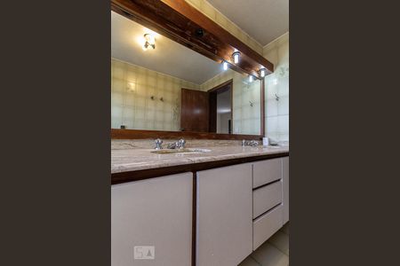 Apartamento à venda com 200m², 4 quartos e 3 vagasBanheiro da Suíte 4