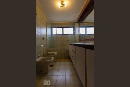 Apartamento à venda com 200m², 4 quartos e 3 vagasBanheiro da Suíte 4