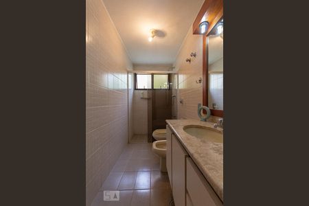 Apartamento à venda com 200m², 4 quartos e 3 vagasBanheiro da Suíte 1 e 2