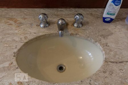 Apartamento à venda com 200m², 4 quartos e 3 vagasBanheiro da Suíte 3