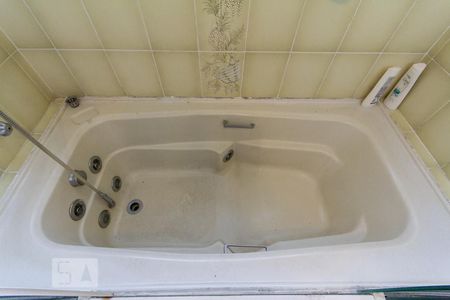 Apartamento à venda com 200m², 4 quartos e 3 vagasBanheiro da Suíte 4