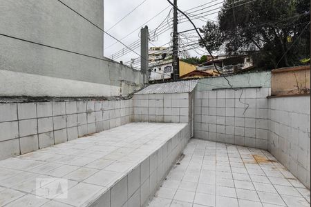 Casa à venda com 140m², 2 quartos e 2 vagas Casa à venda com 140m², 2 quartos e 2 vagasQuintal