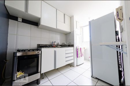 Cozinha de apartamento para alugar com 2 quartos, 70m² em Caiçaras, Belo Horizonte
