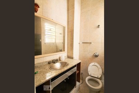 Banheiro de apartamento para alugar com 2 quartos, 58m² em Icaraí, Niterói