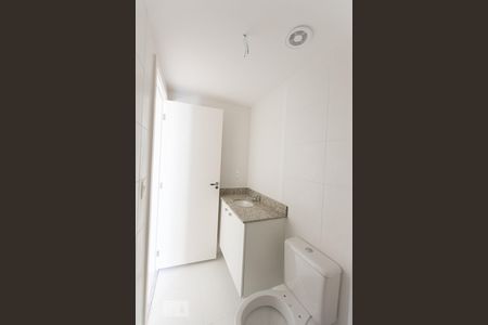 Banheiro de apartamento à venda com 2 quartos, 72m² em Santa Rosa, Niterói