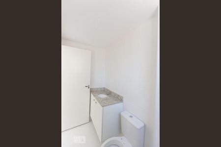 Apartamento para alugar com 72m², 2 quartos e 1 vaga Apartamento para alugar com 72m², 2 quartos e 1 vagaBanheiro da Suite