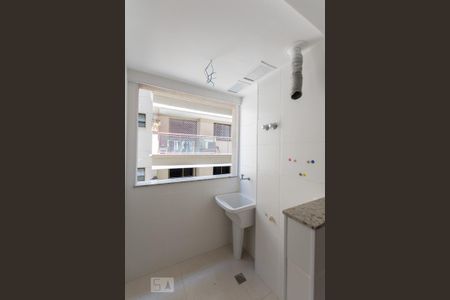 Área de Serviço de apartamento para alugar com 2 quartos, 72m² em Santa Rosa, Niterói