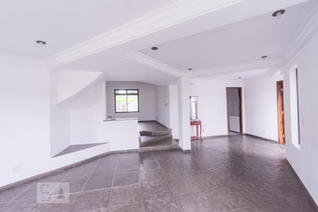 Sala de Casa com 4 quartos, 340m² Santa Cândida
