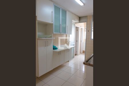 Apartamento para alugar com 170m², 3 quartos e 2 vagas Apartamento para alugar com 170m², 3 quartos e 2 vagasCozinha