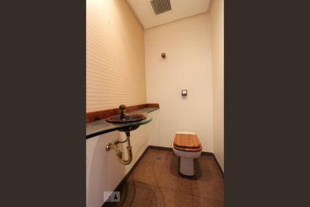 Apartamento para alugar com 400m², 5 quartos e 4 vagasLavabo