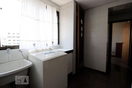 Apartamento para alugar com 400m², 5 quartos e 4 vagasÁrea de Serviço