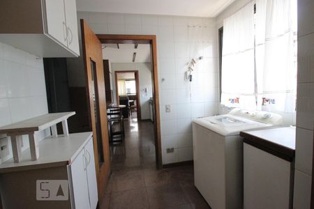 Apartamento para alugar com 400m², 5 quartos e 4 vagasÁrea de Serviço