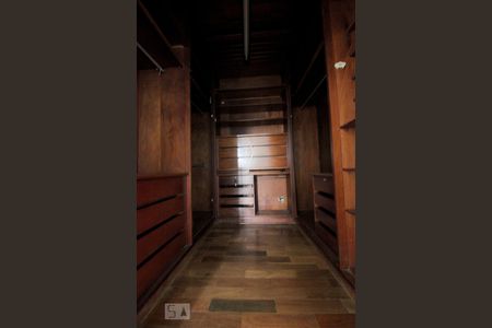 Apartamento para alugar com 400m², 5 quartos e 4 vagasCloset Quarto 4