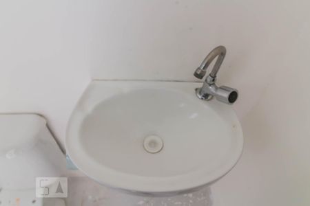Pia do banheiro de casa para alugar com 1 quarto, 45m² em Vila Galvão, Guarulhos