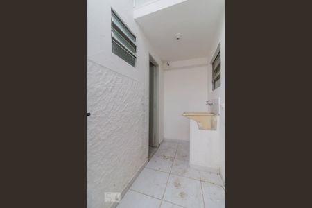 Área de serviço de casa para alugar com 1 quarto, 45m² em Vila Galvão, Guarulhos
