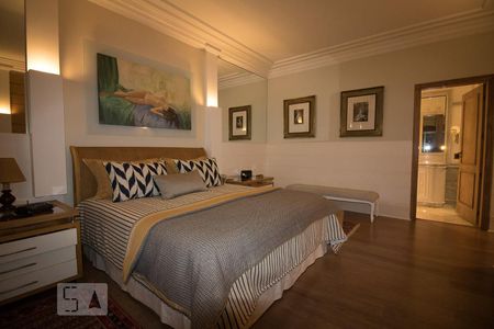 Apartamento à venda com 320m², 3 quartos e 3 vagas Apartamento à venda com 320m², 3 quartos e 3 vagasSuite 3