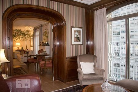 Apartamento à venda com 320m², 3 quartos e 3 vagas Apartamento à venda com 320m², 3 quartos e 3 vagasCobertura