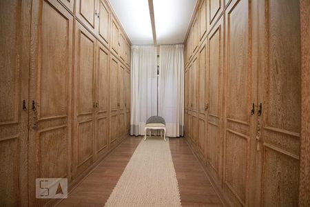 Apartamento à venda com 320m², 3 quartos e 3 vagas Apartamento à venda com 320m², 3 quartos e 3 vagasCorredor