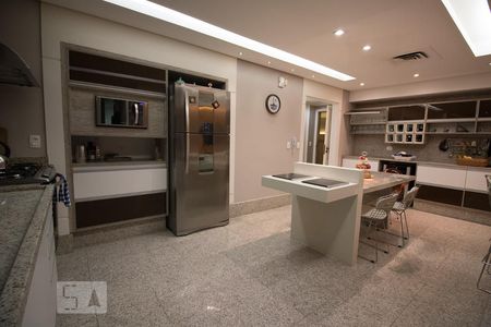 Apartamento à venda com 320m², 3 quartos e 3 vagas Apartamento à venda com 320m², 3 quartos e 3 vagasCozinha
