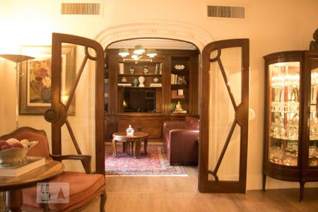 Apartamento à venda com 320m², 3 quartos e 3 vagas Apartamento à venda com 320m², 3 quartos e 3 vagasCobertura