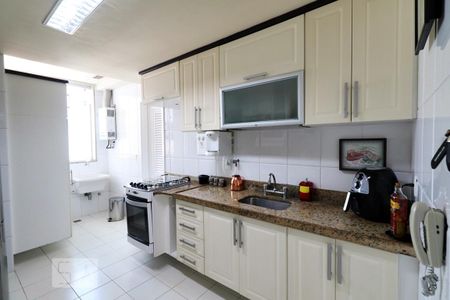 Apartamento à venda com 115m², 3 quartos e 2 vagasCozinha