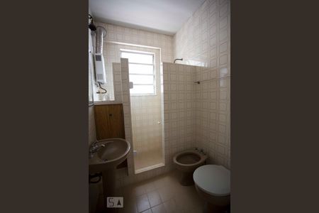 Banheiro de apartamento para alugar com 2 quartos, 70m² em Estácio, Rio de Janeiro