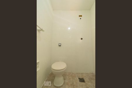 Banheiro de casa para alugar com 2 quartos, 55m² em Vila Salete, São Paulo