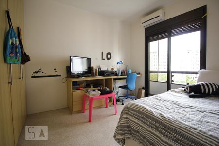 Quarto de apartamento à venda com 3 quartos, 165m² em Vila Suzana, São Paulo