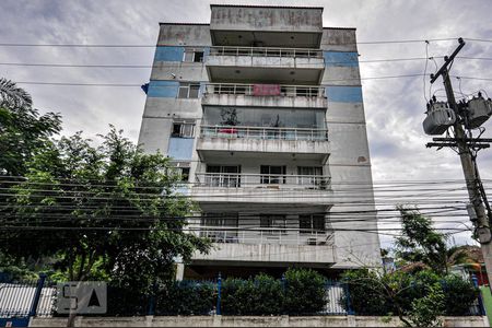 Apartamento à venda com 48m², 2 quartos e 1 vaga Apartamento à venda com 48m², 2 quartos e 1 vagaFachada